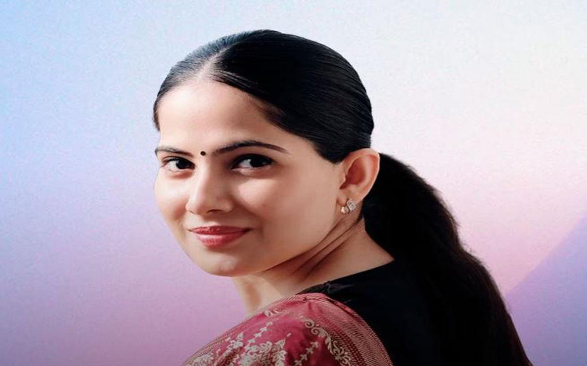चेहरे पर लगाएं ये खास फेस पैक, दिखेंगी जया किशोरी सी चमकदार और खूबसूरत