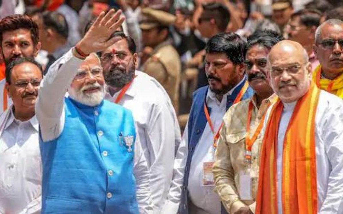 एग्जिट पोल में बन रही है भाजपा की सरकार, दूर है 400 पार