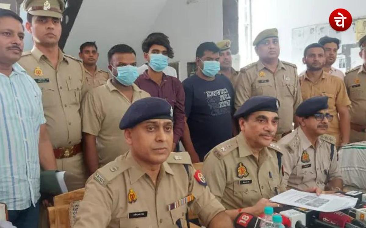 दवाईयों के नीचे छुपाया था उड़ीसा और आंध्र प्रदेश से लाया गया गांजा