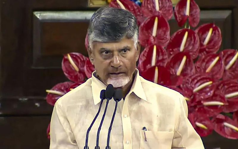 चौथी बार सीएम बने चंद्रबाबू नायडू, शपथग्रहण में पीएम समेत ये मेहमान शामिल