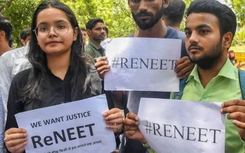 NEET पेपर लीक मामले में छात्र का कबूलनामा-रात में ही मिल गया था पेपर