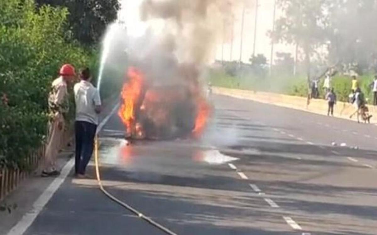 इलेक्ट्रिक या CNG, कौन सी कार में जल्दी लग सकती है आग?