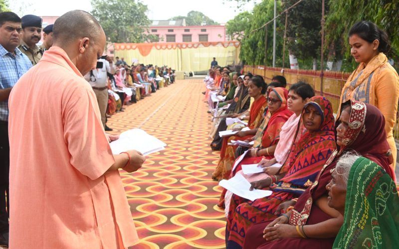 CM योगी ने किया गंभीर बीमारियों के इलाज में आर्थिक मदद का बड़ा ऐलान