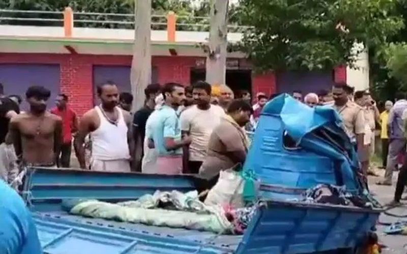 दर्दनाक : बस ने ऑटो को मारी जोरदार टक्कर, आधा दर्जन श्रद्धालु घायल, तीन की मौत