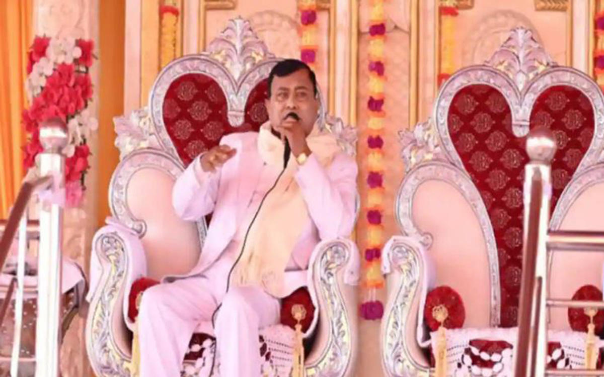 हाथरस हादसे के बाद फरार हुए सत्संग वाले 'भोले बाबा', पुलिस लौटी खाली हाथ