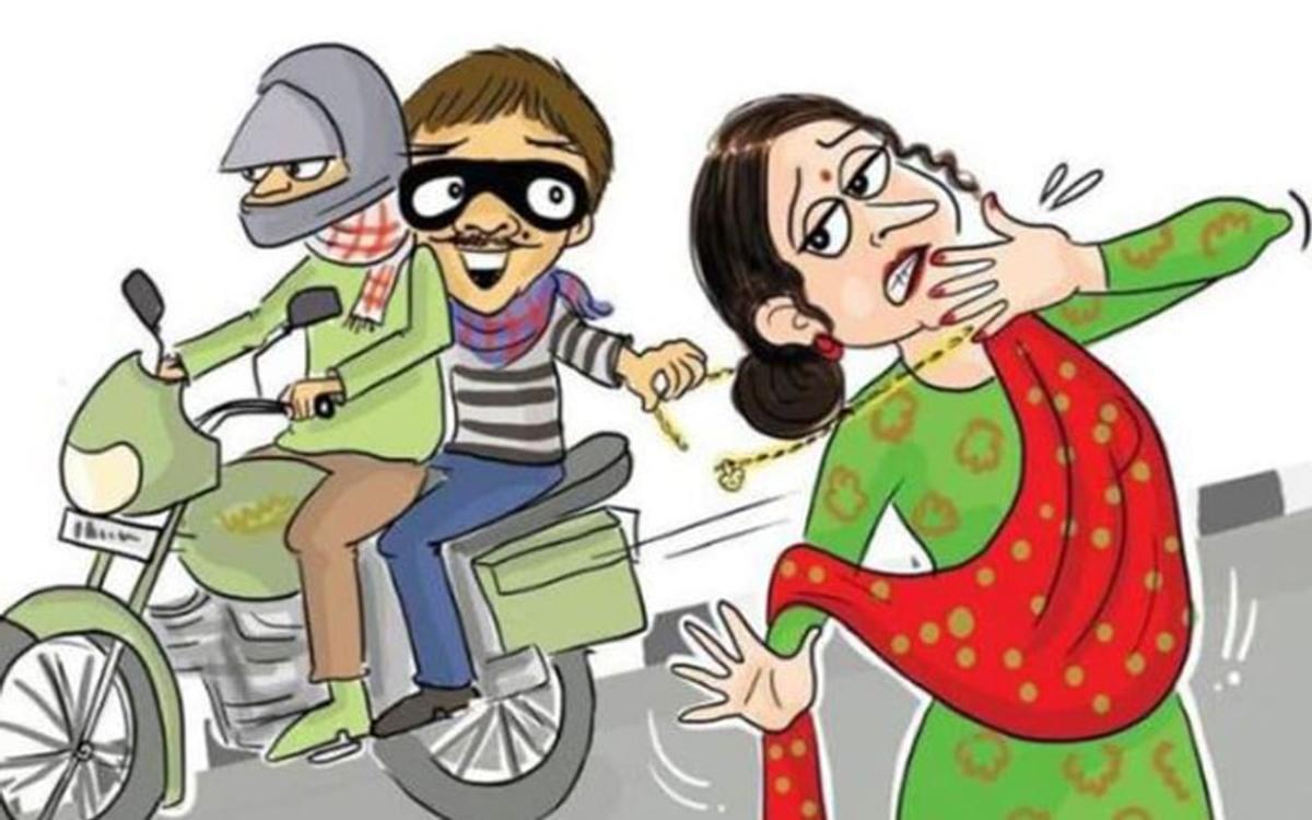 ग्रेटर नोएडा में महिला के गले से सोने की चेन झपटी