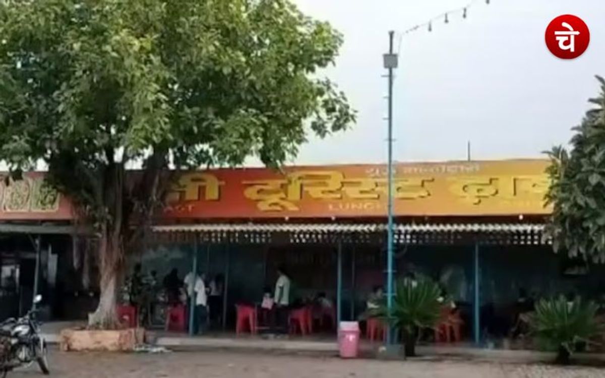 ढाबे से मुस्लिम कर्मचारियों को नौकरी से निकाला, पुलिस के कहने पर उठाया कदम
