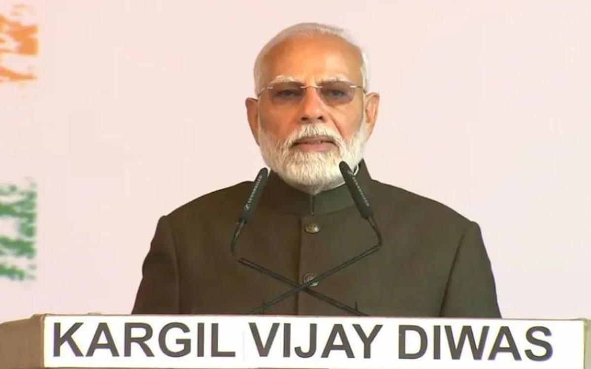 विपक्ष पर जमकर बरसे पीएम मोदी, कहा- 'अग्निपथ का लक्ष्य सेनाओं को युवा बनाना'