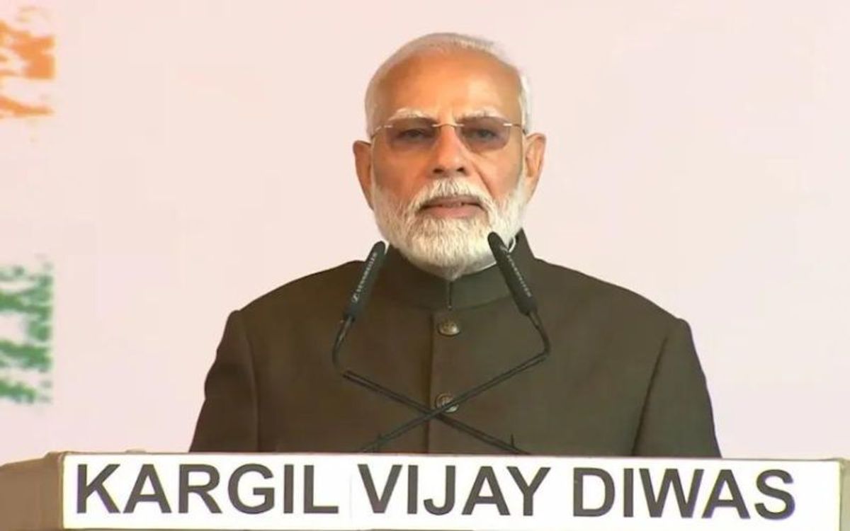 विपक्ष पर जमकर बरसे पीएम मोदी, कहा- 'अग्निपथ का लक्ष्य सेनाओं को युवा बनाना'