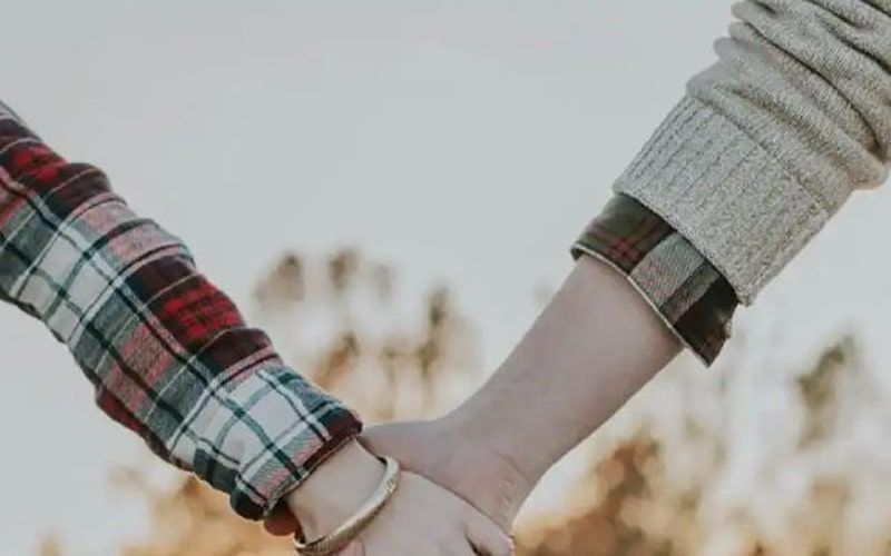 पति को छोड़कर नाबालिग के पीछे पागल हुई महिला, अजीबो-गरीब है मामला