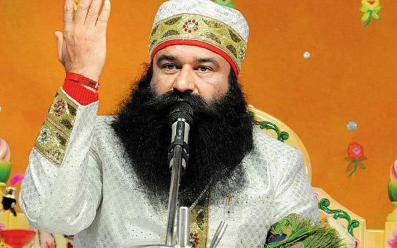 कानून को खिलौना बना डाला है इस बलात्कारी बाबा ने, खुल्लम-खुल्ला खिलवाड़