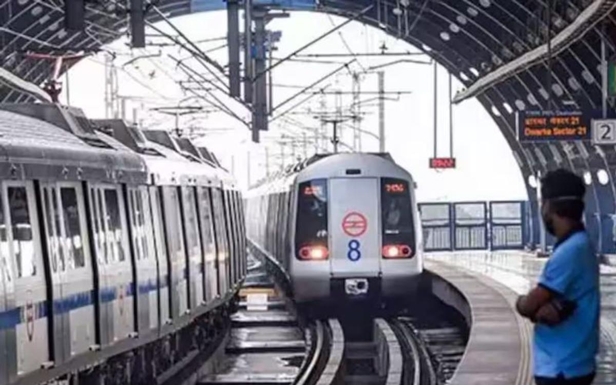 दिल्ली मेट्रो की इस सर्विस के बारे में नहीं जानते होंगे आप, बड़े कमाल की है