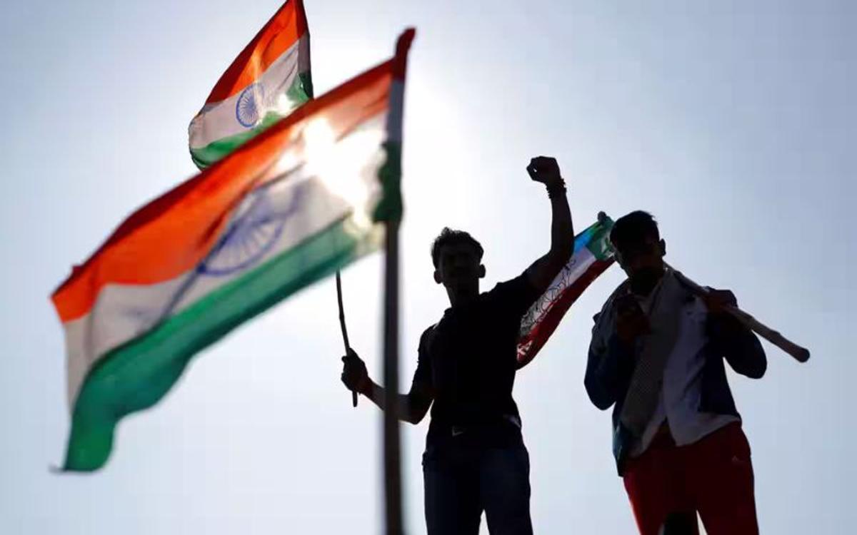 राष्ट्रीय झंडा लगाने से पहले जान लें जरूरी नियम, कहीं पछताना न पड़े