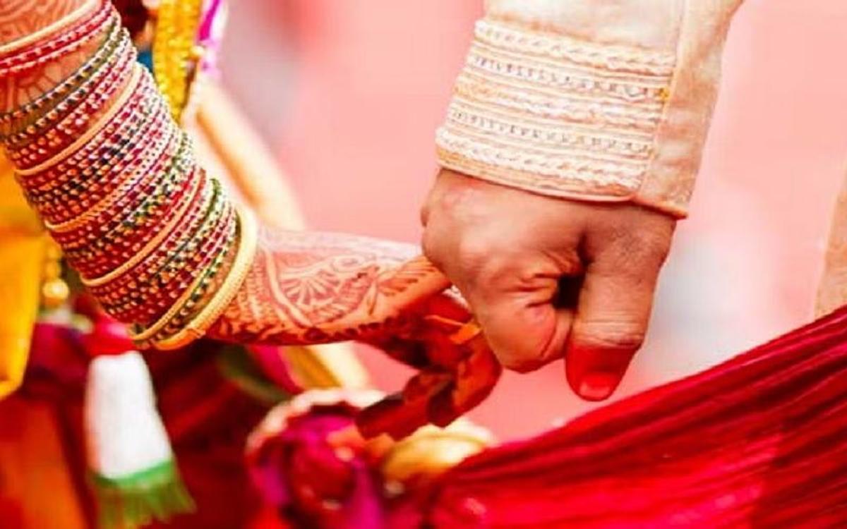 लव मैरिज करके महिला का जीवन बना नर्क, ससुराल वालों ने किया प्रताड़ित