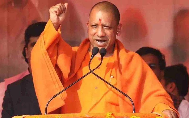 नोएडा आने का मिथक तोड़ सीएम योगी ने बनाया नया रिकॉर्ड, मुलायम, मायावती और अखिलेश को छोड़ा पीछे
