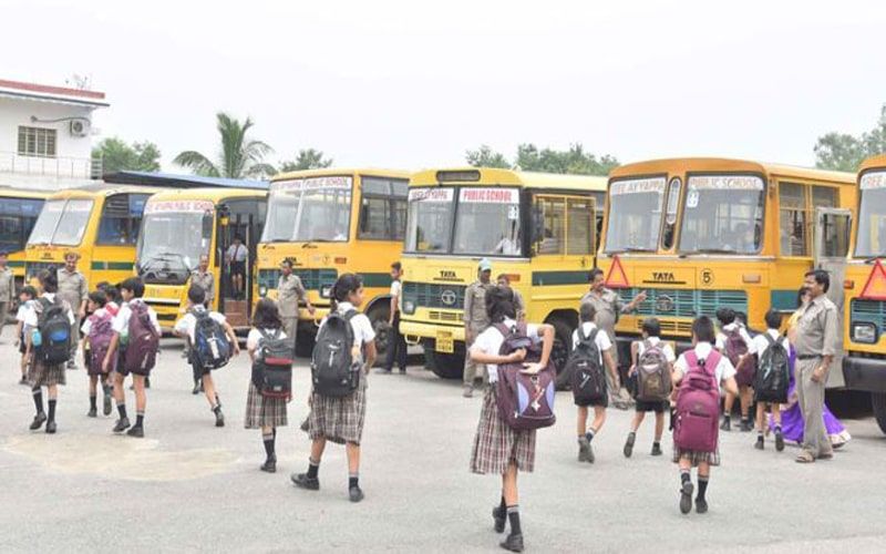 गाजियाबाद में स्कूल बसों पर बड़ा एक्शन, 226 बसों का रजिस्ट्रेशन रद्द