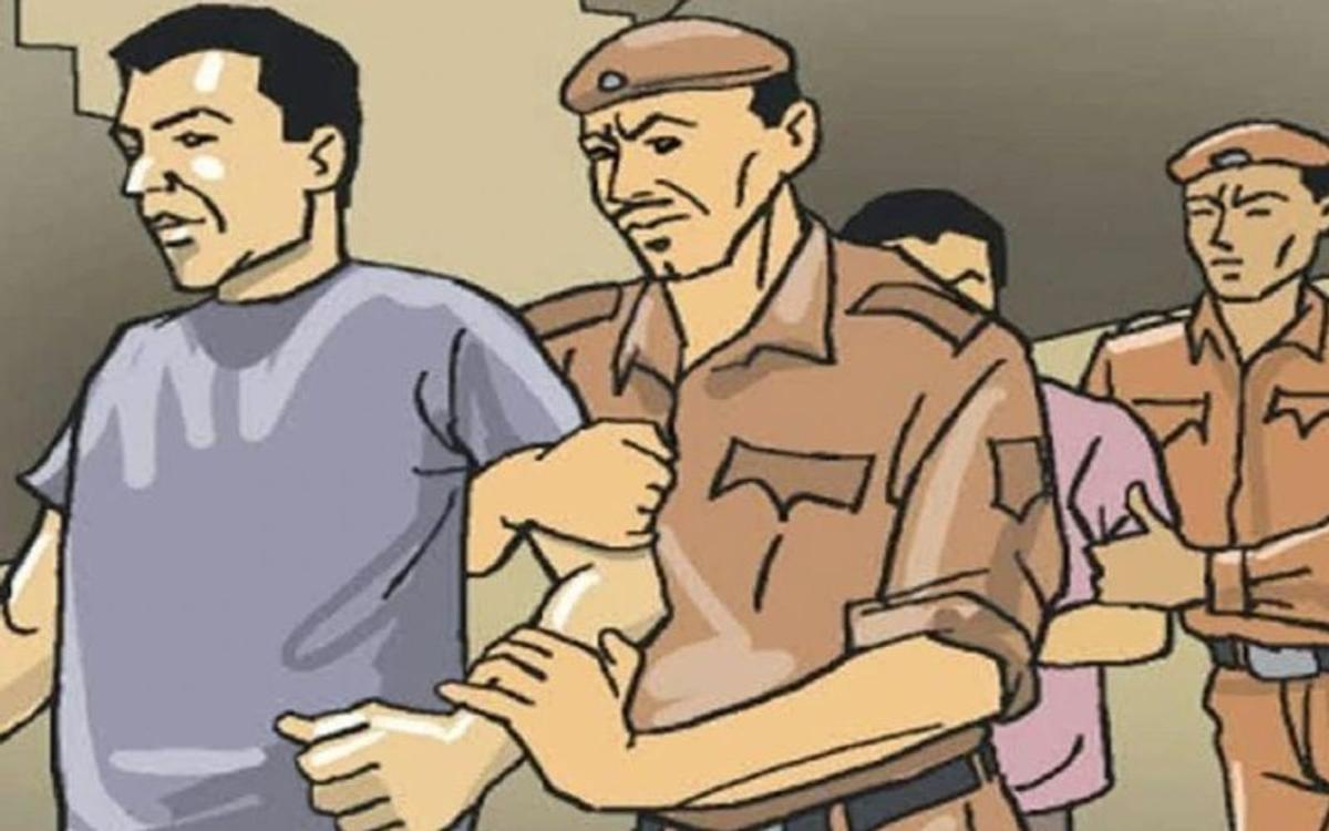 दिनदहाड़े हत्या करने वाले आरोपी को पुलिस ने किया लंगड़ा