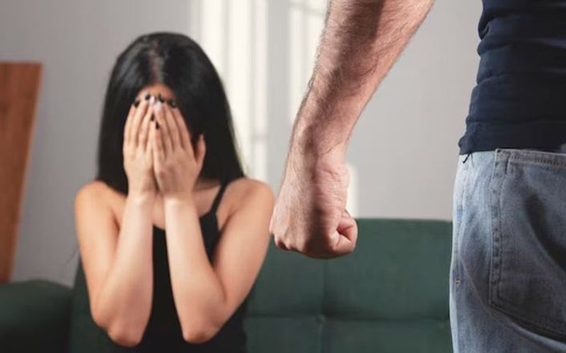 झूठे प्यार का नाटक, धर्म परिवर्तन का दबाव और फिर...