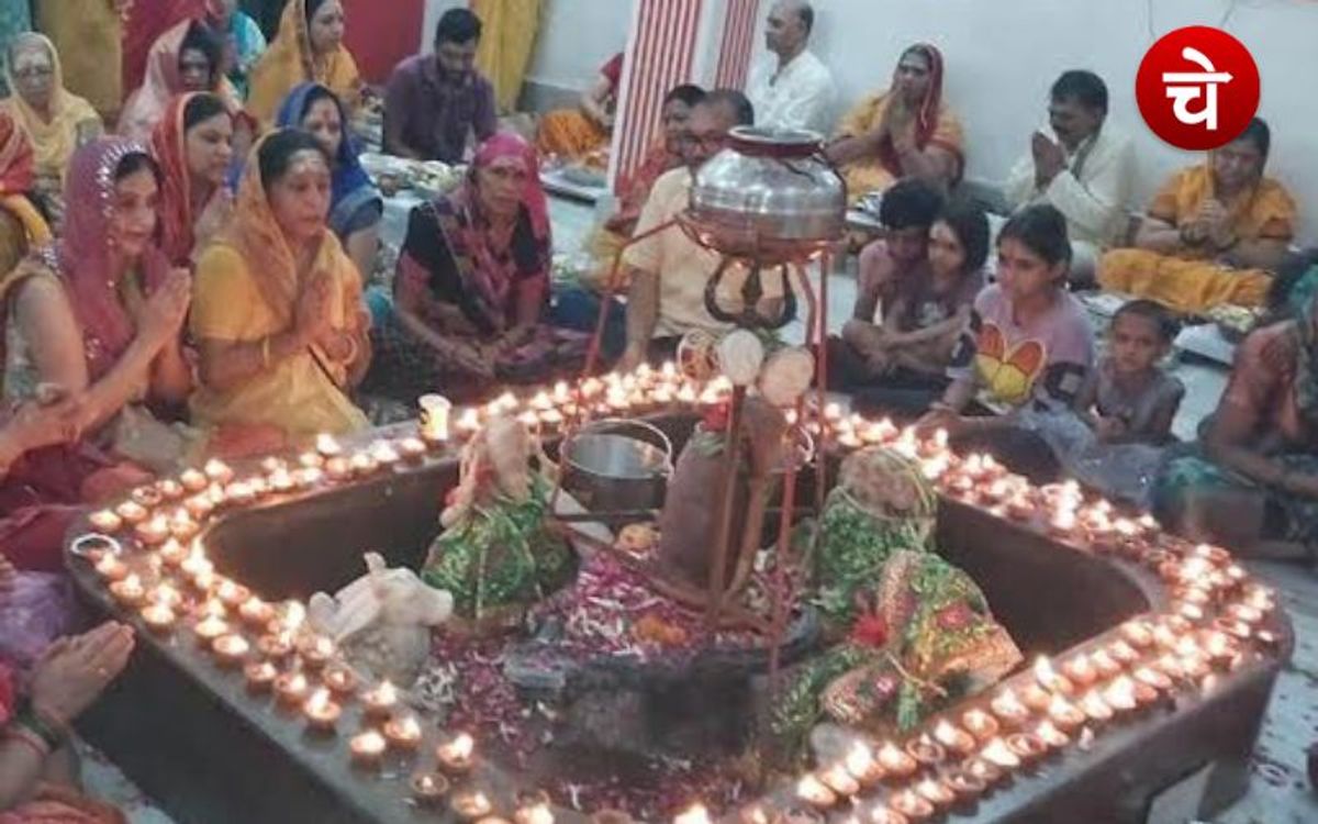 नोएडा में पार्थिव शिवलिंग पूजा का किया आयोजन, जानें इसकी खसियात?