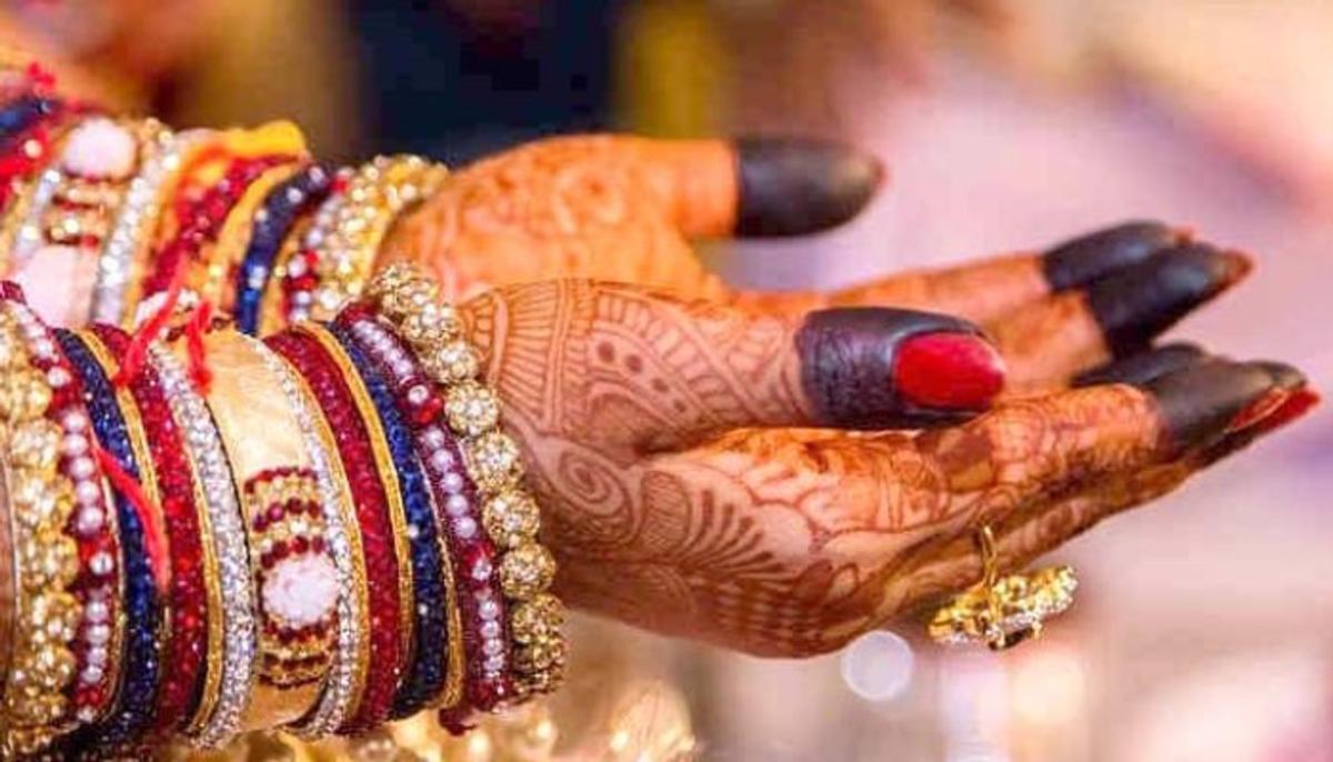 ससुरालियों का काला कारनामा, दहेज की लालच में नवविवाहिता से...