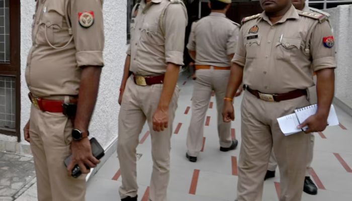 ग्रेटर नोएडा पुलिस के हत्थे चढ़ा पत्नी का हत्यारा, कई दिनों से चल रहा था फरार