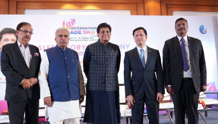 UP International Trade Show : पीयूष गोयल ने उत्तर प्रदेश सरकार की जमकर की तारीफ, बोले...