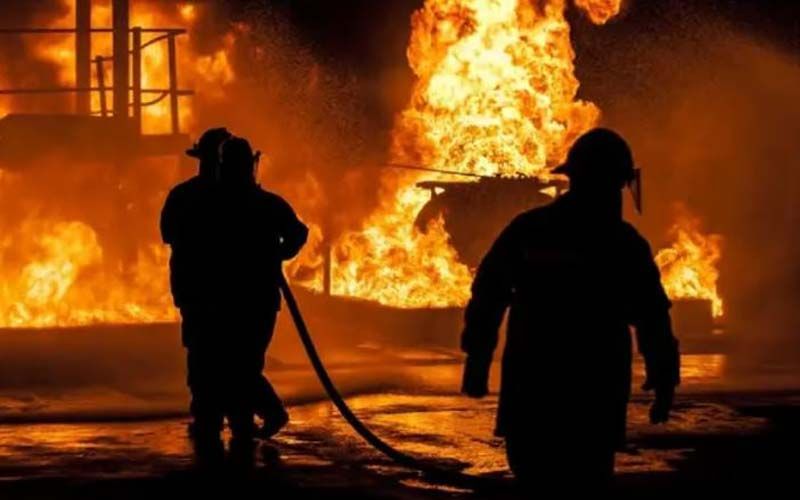 उत्तर प्रदेश के केमिकल गोदाम में लगी भीषण आग, मची अफरा-तफरी