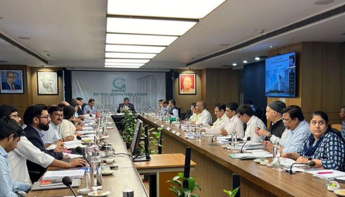 ग्रेटर नोएडा प्राधिकरण बोर्ड बैठक : दिसंबर के अंत तक सभी 58 सेक्टरों में गंगाजल की आपूर्ति