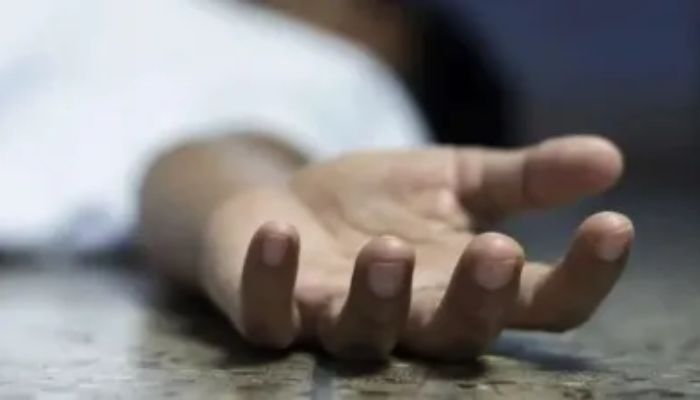 बिग ब्रेकिंग : नोएडा के GIP मॉल से महिला ने लगाई छलांग, मची चीख-पुकार