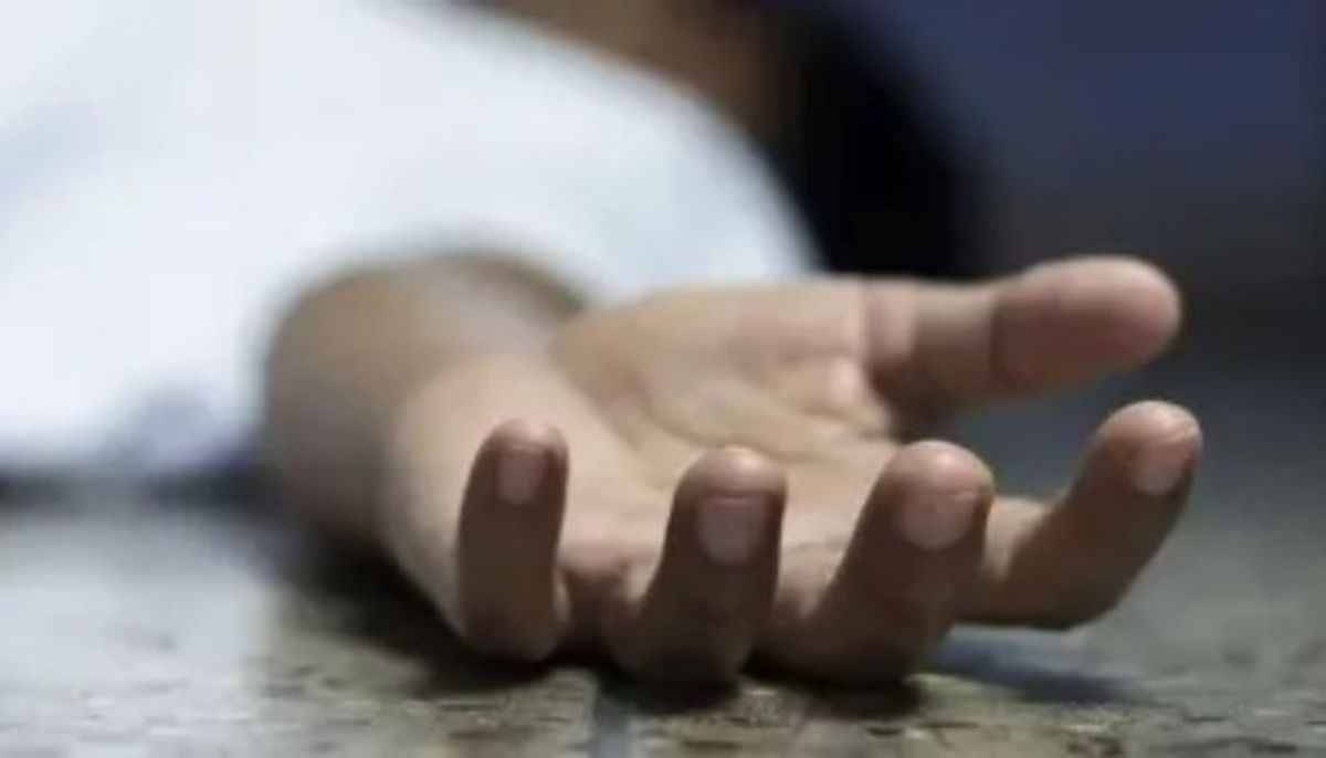 बिग ब्रेकिंग : नोएडा के GIP मॉल से महिला ने लगाई छलांग, मची चीख-पुकार