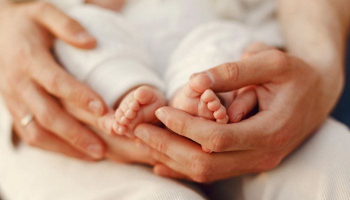 कलयुगी मां ने की मानवता की सारी हदें पार, नवजात के मुंह में ठूंसती थी मिर्च