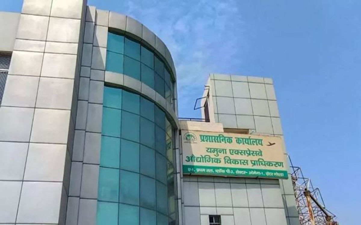 नोएडा में यमुना प्राधिकरण का एक्शन मोड, नियम क्यों किए बदलाव?