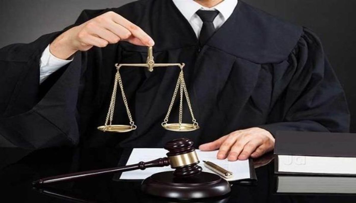अदालत में चरितार्थ हुई तू कौन मैं खामखा वाली कहावत