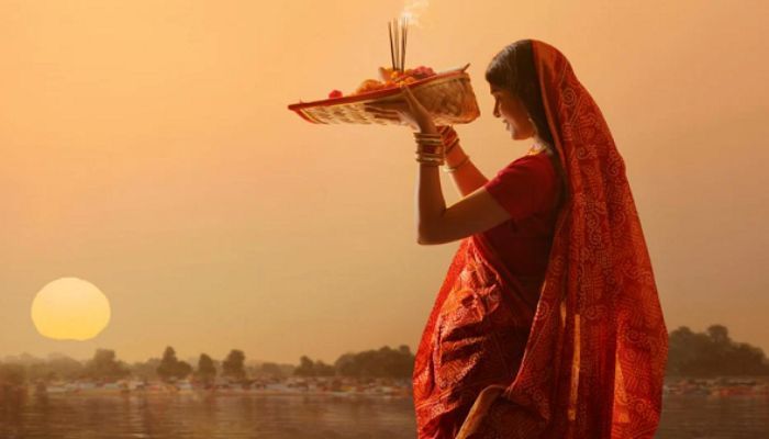 नोएडा : पार्क में छठ तालाब खोदने से निवासियों ने जताया कड़ा ऐतराज, हुआ विवाद