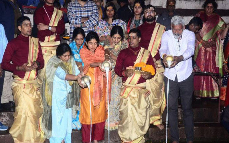 साउथ की स्टार साई पल्लवी पहुंचीं वाराणसी, गंगा आरती में हुईं शामिल