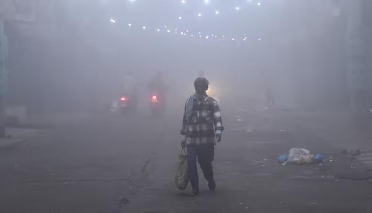 कोहरे में डूबा उत्तर प्रदेश, अब ठंड-गलन से परेशान होंगे लोग