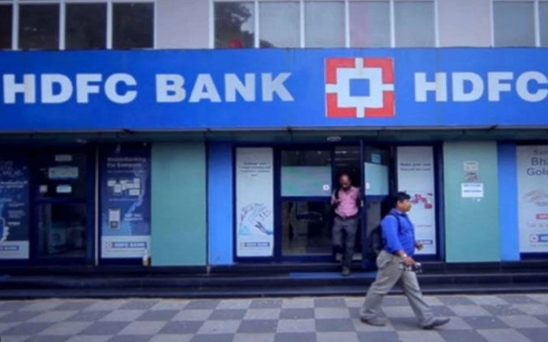 RBI के बाद अब HDFC का झटका, महंगा हुआ लोन, बढ़ेगी EMI