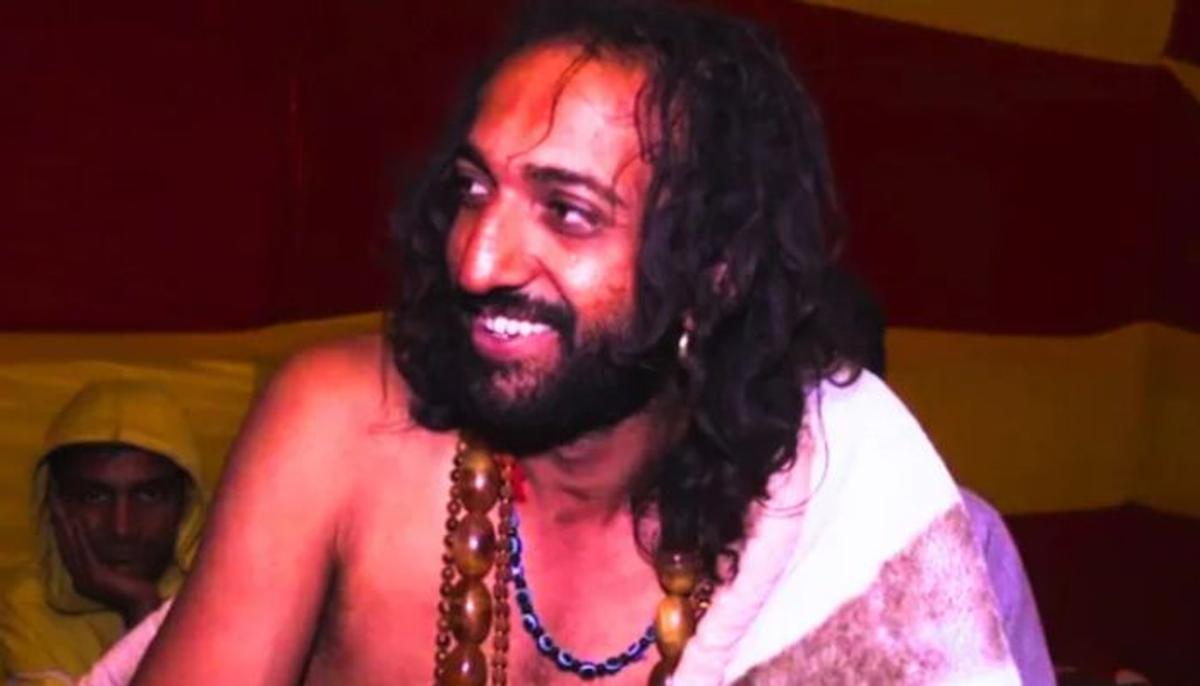 जब छलक पड़ा फेमस IIT Baba का दर्द, फफक-फफककर रोने लगे