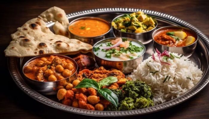 त्रिवेणी घाट के इन ढाबों पर मिलती है शुद्ध शाकाहारी थाली, स्वाद ऐसा कि दिल न भरे