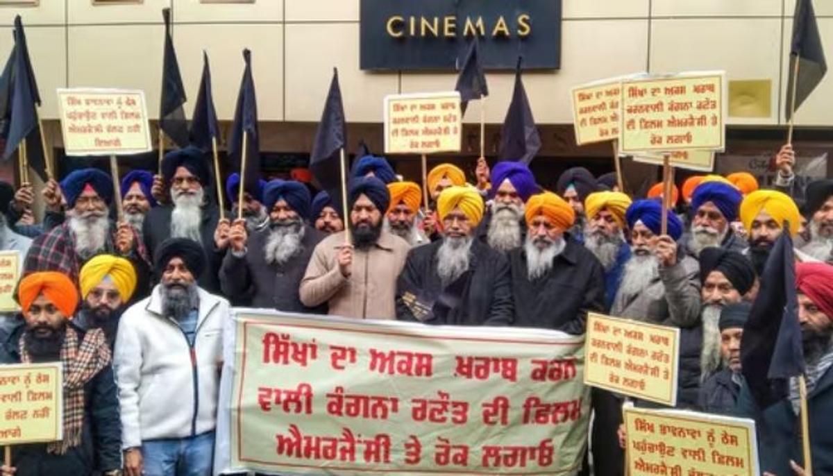 रिलीज होते ही विवाद में घिरी Emergency, सड़कों पर उतरा सिख समुदाय