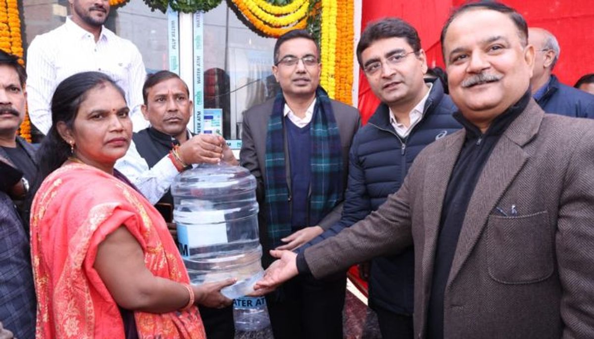 नोएडा में खोला गया छठा वाटर ATM, डॉ. लोकेश एम ने किया उद्घाटन