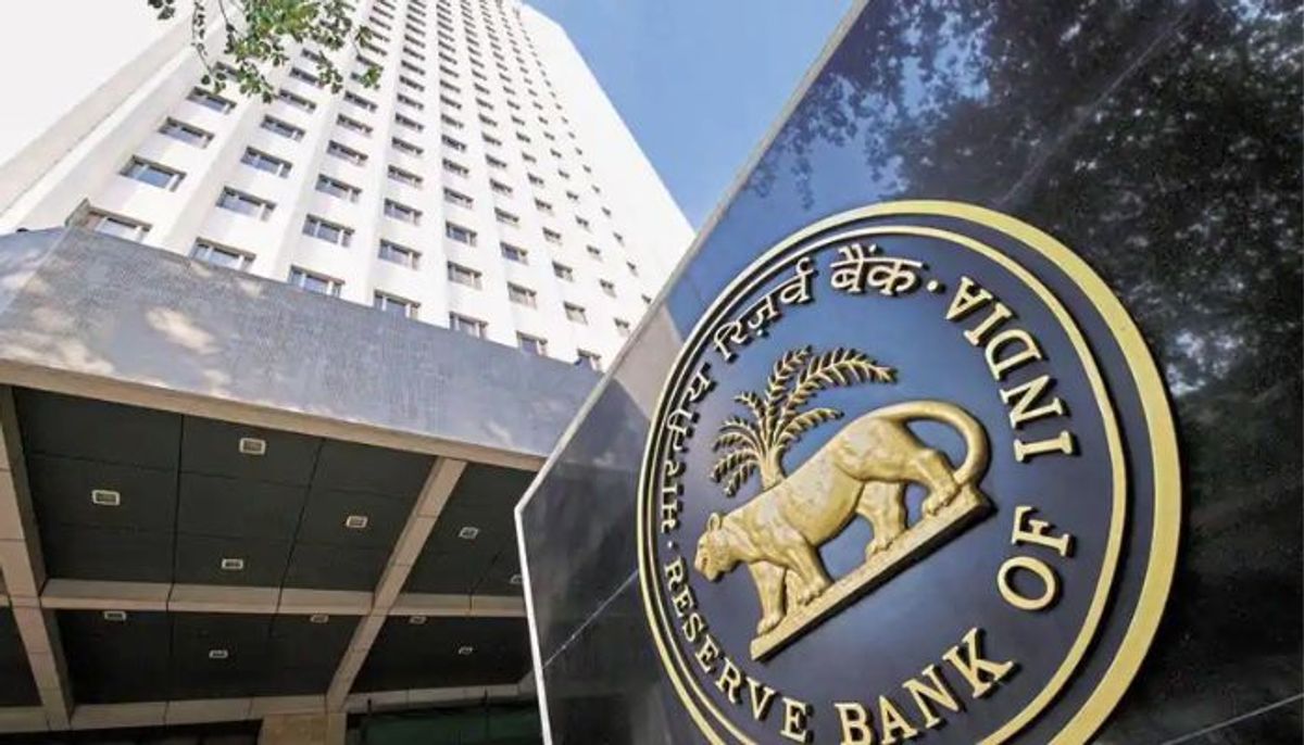 अब मिडिल क्लास की जेब पर कम होगा बोझ, RBI ने दिया बड़ा तोहफा