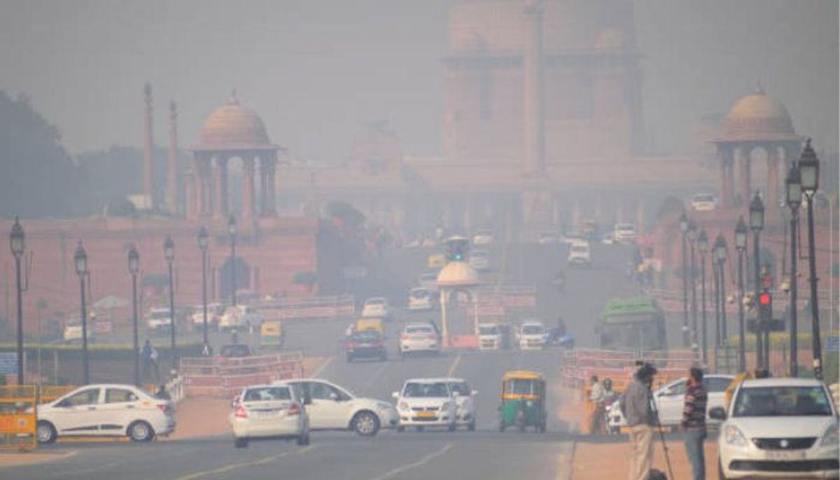 दिल्ली की हवा में एक बार फिर घुली जहर, ग्रेप के पहले चरण की पाबंदियां लागू