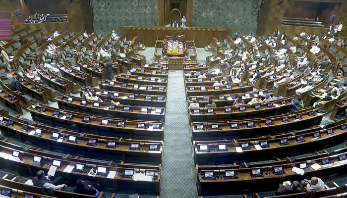 मोदी सरकार ने घुसपैठियों को सबक सिखाने की खाई कसम, संसद में पेश किया नया बिल