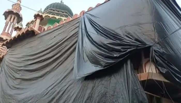 शाहजहांपुर के सभी मस्जिदों-मजारों पर चढ़ाई गई काली पन्नी, वजह जानकर रह जाएंगे दंग