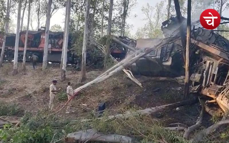 झारखंड में मालगाड़ियों की भीषण टक्कर: तीन की मौत, आग से मचा हड़कंप