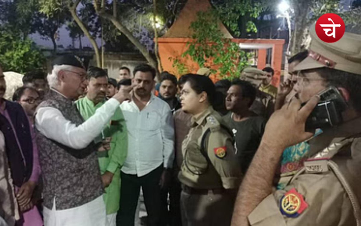 UP News : लखनऊ मंदिर में प्रसाद विवाद, चाकू हमले में एक की मौत