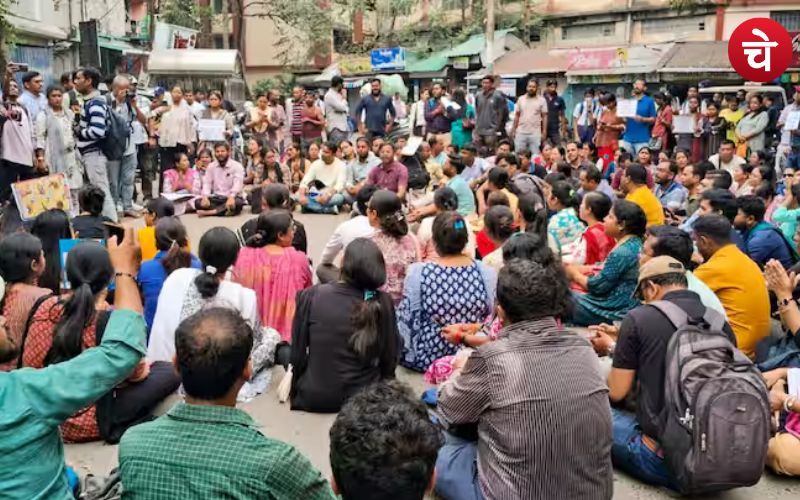 West Bengal : शिक्षक भूख हड़ताल: नौकरी छिनने के खिलाफ आंदोलन