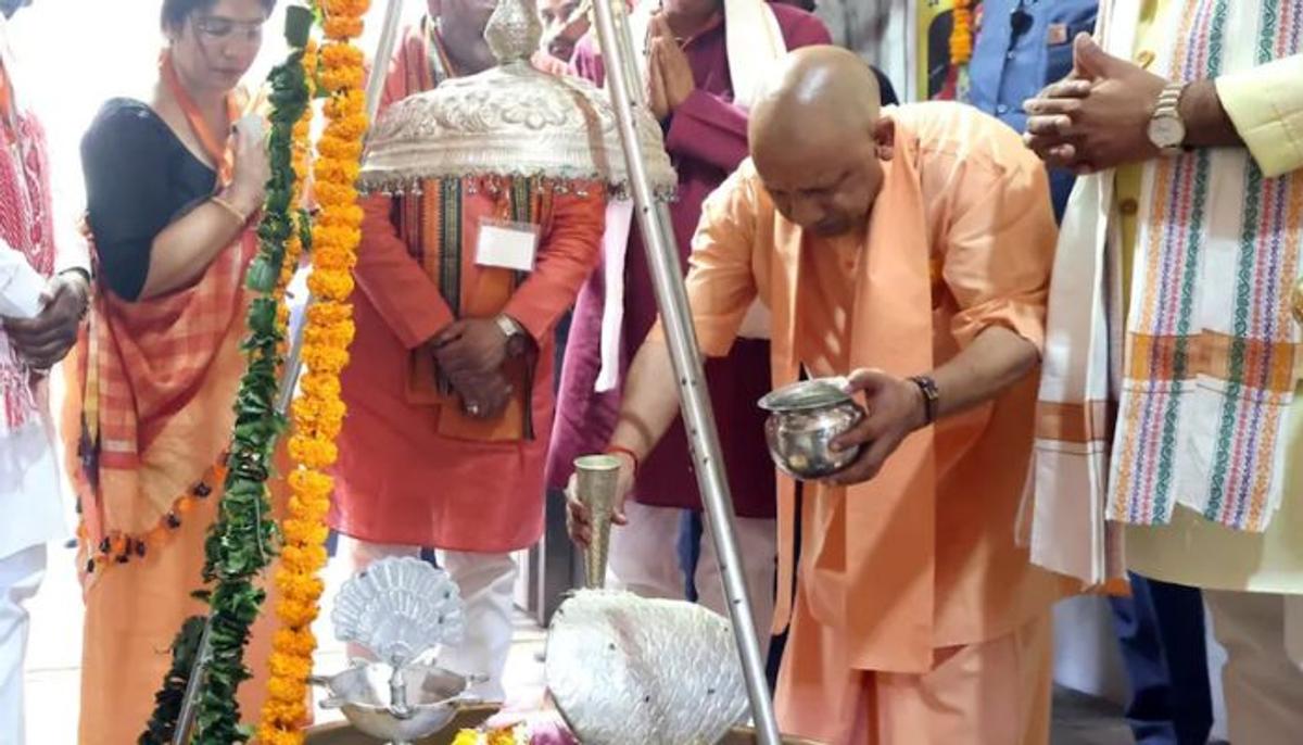 योगी का विजन: धर्म, विरासत और रोजगार का त्रिवेणी संगम बनेगा बाबा धाम