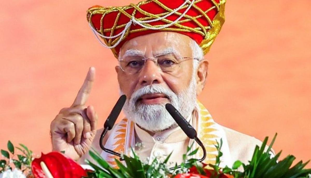 अहिल्याबाई होल्कर की याद में PM मोदी ने जारी किया डाक टिकट, महिलाओं की ताकत को किया सलाम